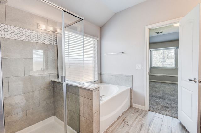 921 Amberwood Drive, Godley, TX 76044