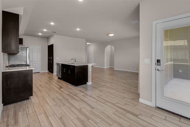 921 Amberwood Drive, Godley, TX 76044
