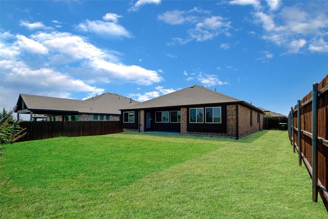 921 Amberwood Drive, Godley, TX 76044