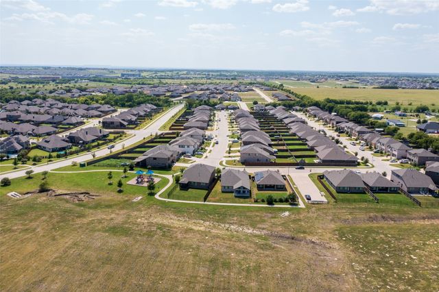 921 Amberwood Drive, Godley, TX 76044