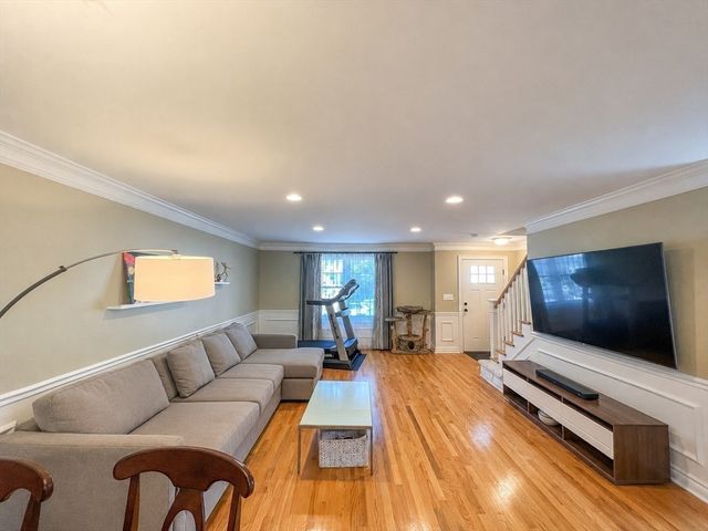 16 Mott St 16, Arlington, MA 02474