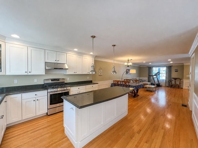 16 Mott St 16, Arlington, MA 02474