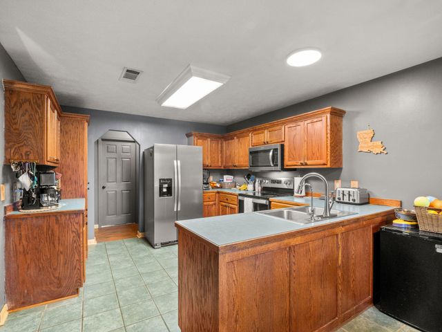 149 Methodist Landing Rd, Leesville, LA 71446