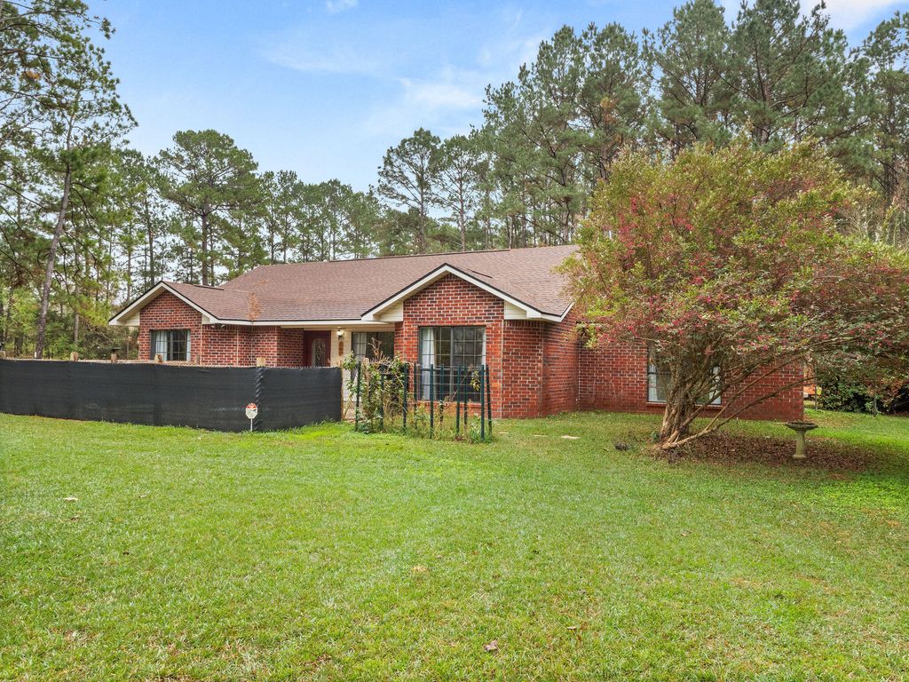149 Methodist Landing Rd, Leesville, LA 71446