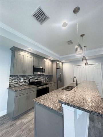 1090 E PIERCE AVENUE, Orlando, FL 32809