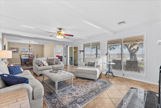 2823 Bayshore Drive, Bacliff, TX 77518