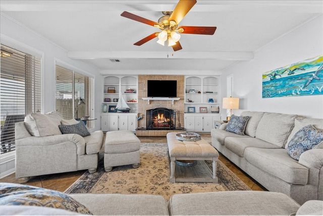 2823 Bayshore Drive, Bacliff, TX 77518