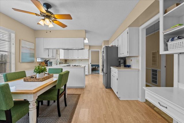 2823 Bayshore Drive, Bacliff, TX 77518