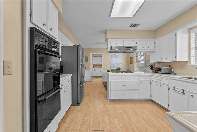 2823 Bayshore Drive, Bacliff, TX 77518