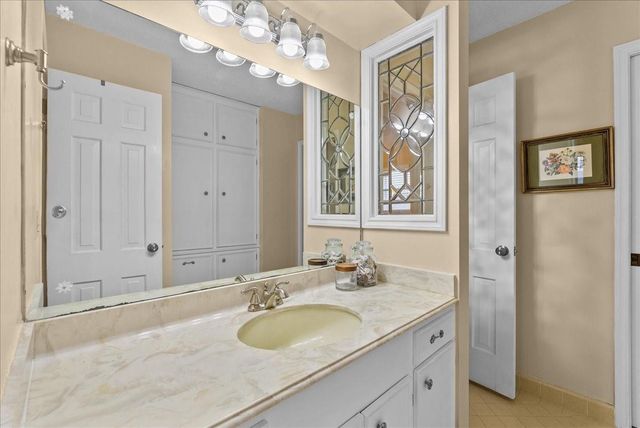 2823 Bayshore Drive, Bacliff, TX 77518