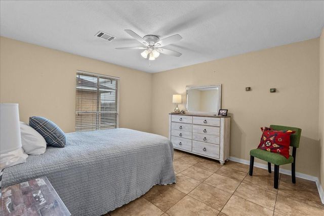 2823 Bayshore Drive, Bacliff, TX 77518