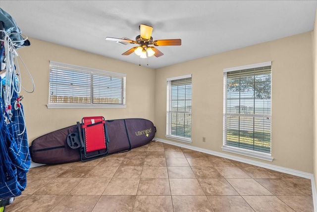 2823 Bayshore Drive, Bacliff, TX 77518