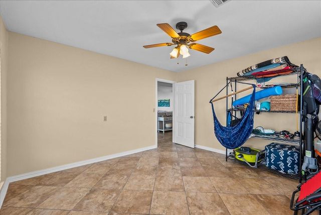 2823 Bayshore Drive, Bacliff, TX 77518