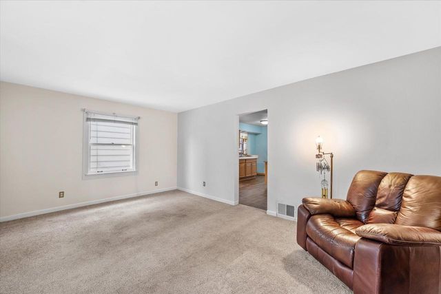 1234 W Scott STREET, Milwaukee, WI 53204