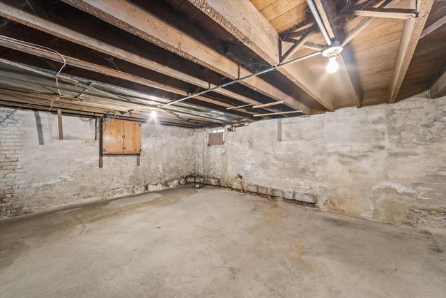 1234 W Scott STREET, Milwaukee, WI 53204