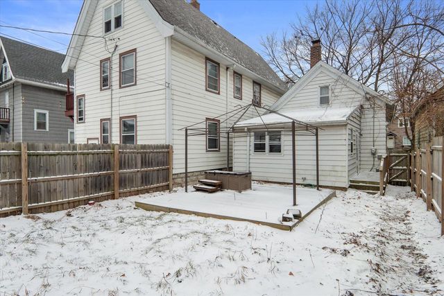 1234 W Scott STREET, Milwaukee, WI 53204