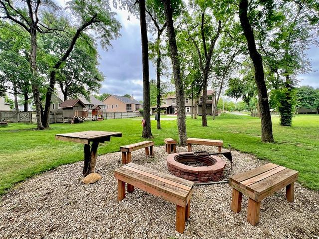 539 Bently Drive, Lawrence, KS 66049