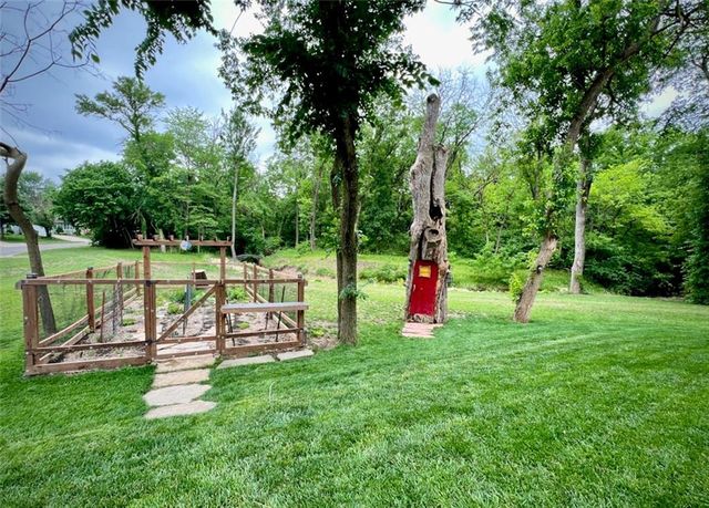 539 Bently Drive, Lawrence, KS 66049