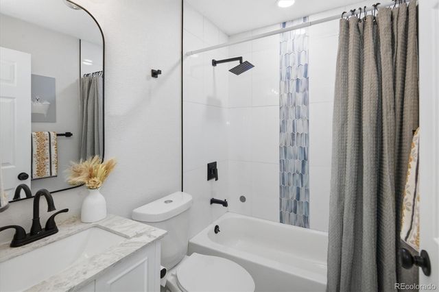 5954 W 77th Drive, Arvada, CO 80003