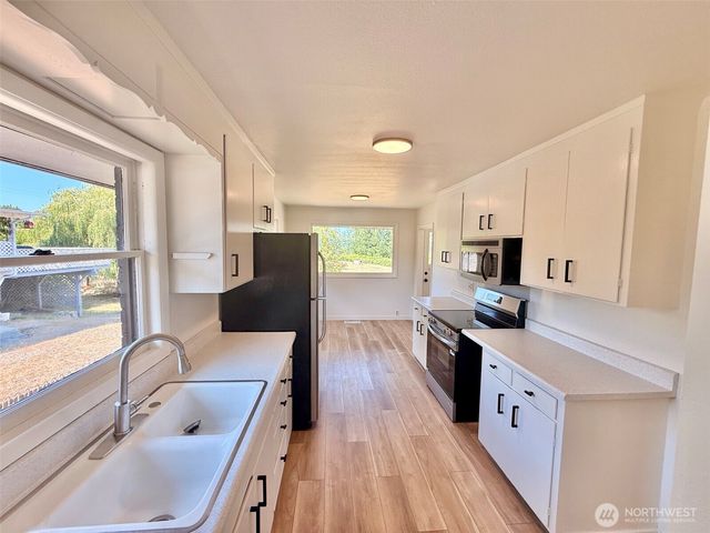5611 N 48th Street, Tacoma, WA 98407