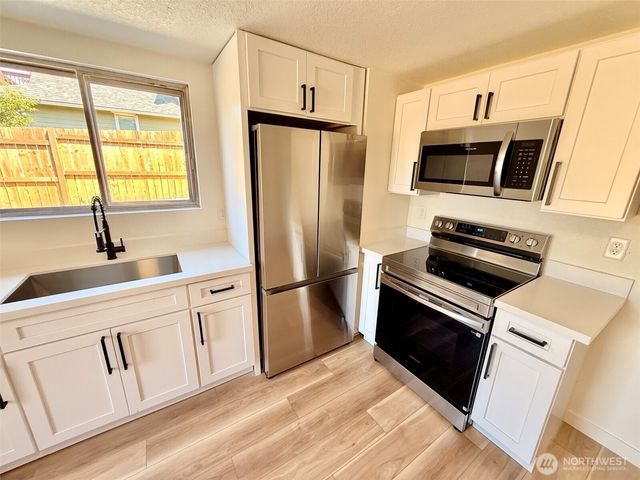 5611 N 48th Street, Tacoma, WA 98407