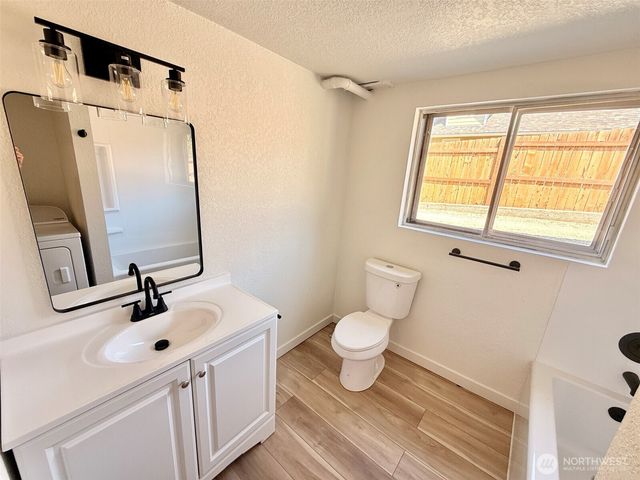 5611 N 48th Street, Tacoma, WA 98407
