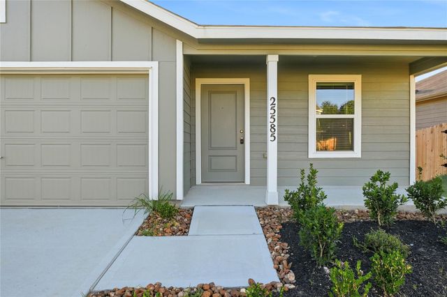 25585 Rose Creek Drive, Cleveland, TX 77328