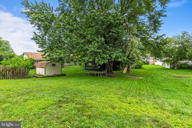 305 FULTON ST, Akron, PA 17501