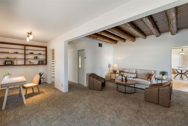 102 Camino Santiago, Santa Fe, NM 87501