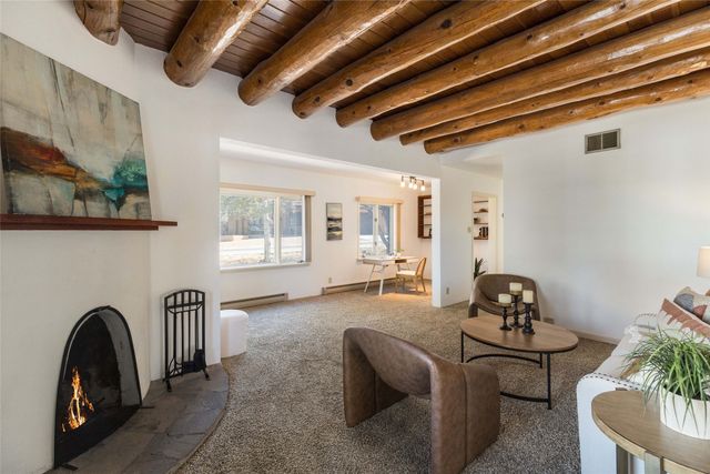 102 Camino Santiago, Santa Fe, NM 87501