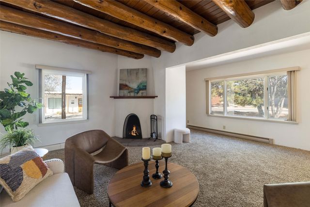 102 Camino Santiago, Santa Fe, NM 87501