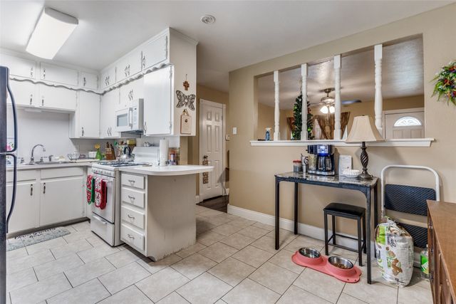 525 S Hampshire Street, Saginaw, TX 76179