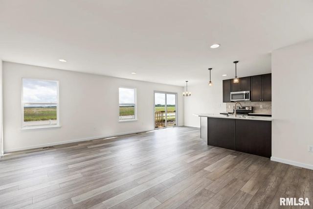 805 WILLIAMS Way, Carbon Cliff, IL 61239