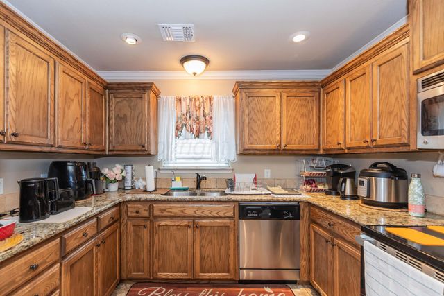 2708 SIMKINS Lane, Amarillo, TX 79118