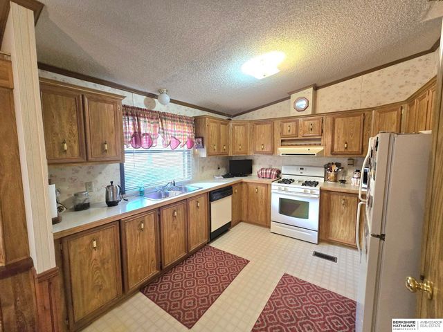 415 & 401 KAFFENBERGER Drive, Murray, NE 68409