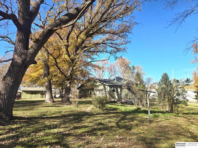 415 & 401 KAFFENBERGER Drive, Murray, NE 68409