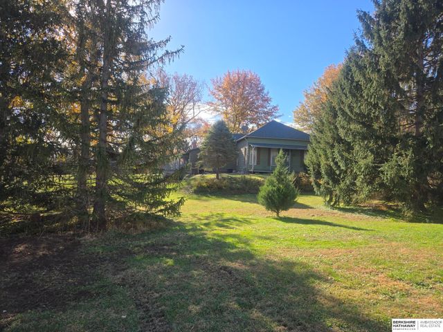 415 & 401 KAFFENBERGER Drive, Murray, NE 68409