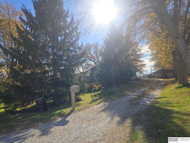 415 & 401 KAFFENBERGER Drive, Murray, NE 68409