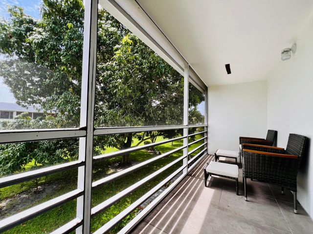 15 Bedford A, West Palm Beach, FL 33417