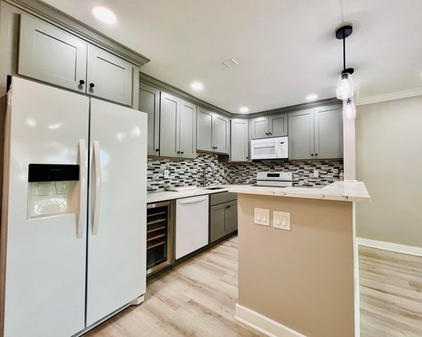 15 Bedford A, West Palm Beach, FL 33417