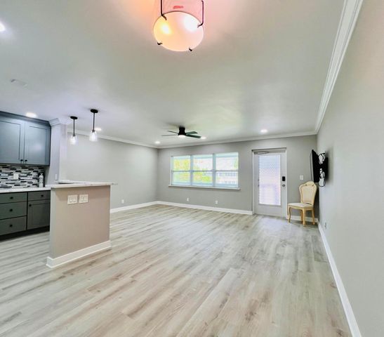 15 Bedford A, West Palm Beach, FL 33417