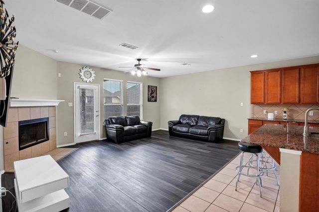 8828 Night Wind Lane, Fort Worth, TX 76244