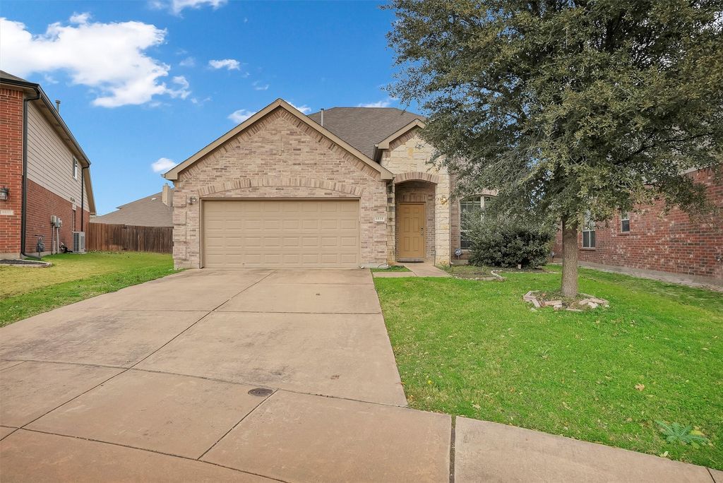 8828 Night Wind Lane, Fort Worth, TX 76244