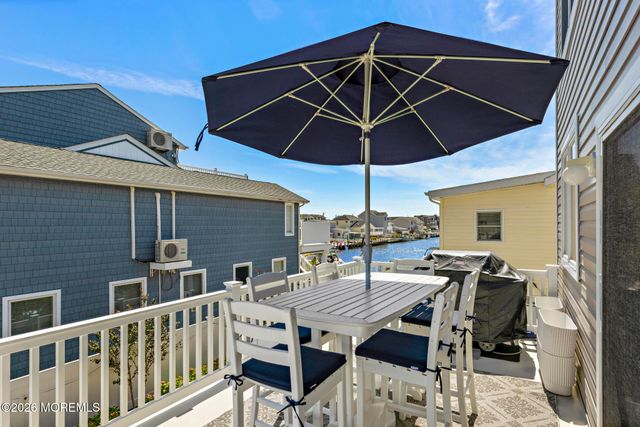 20 Jeri-Ann Drive, Manahawkin, NJ 08050