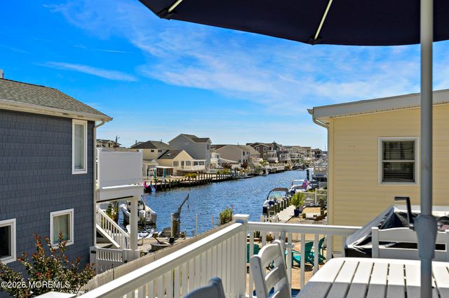 20 Jeri-Ann Drive, Manahawkin, NJ 08050