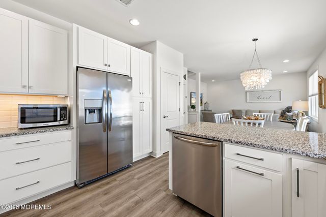 20 Jeri-Ann Drive, Manahawkin, NJ 08050