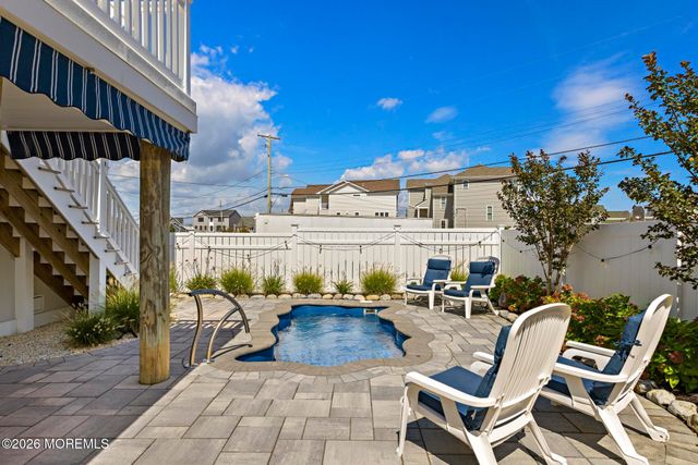 20 Jeri-Ann Drive, Manahawkin, NJ 08050