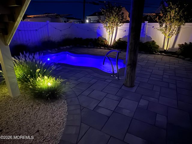 20 Jeri-Ann Drive, Manahawkin, NJ 08050