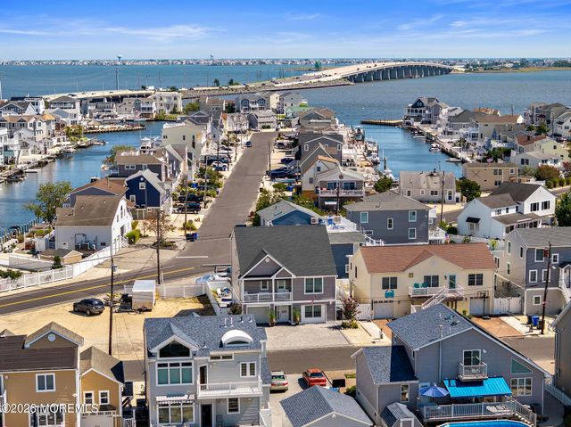 20 Jeri-Ann Drive, Manahawkin, NJ 08050