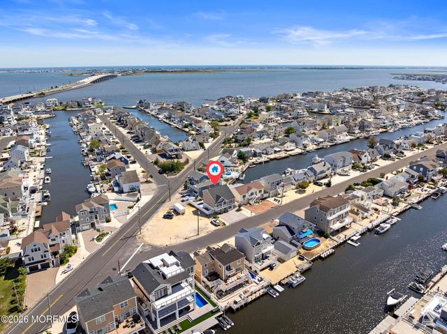 20 Jeri-Ann Drive, Manahawkin, NJ 08050
